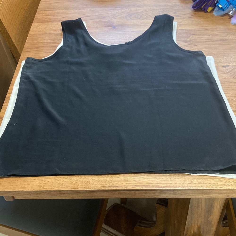 Women's Black Sleeveless Layered Tank Top